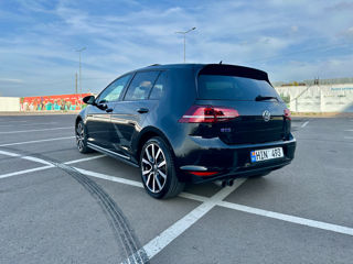 Volkswagen Golf foto 2