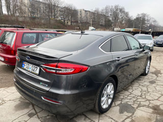 Ford Fusion foto 3