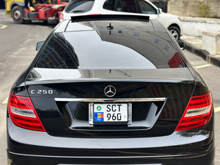 Mercedes C-Class Coupe foto 2