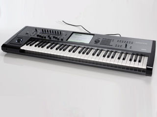 Korg kronos x 61  urgent