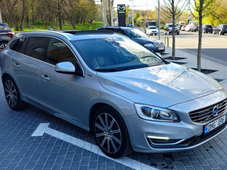 Volvo V60 foto 2