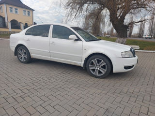 Skoda Superb foto 3