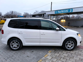 Volkswagen Touran foto 8