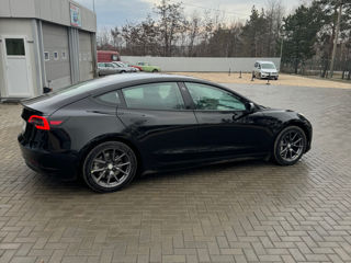 Tesla Model 3 foto 3