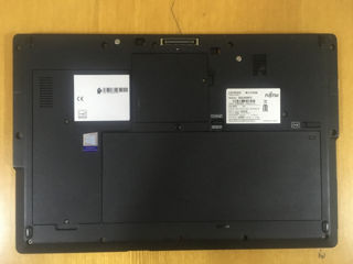 Fujitsu Lifebook U Series  15.6  FHD foto 6