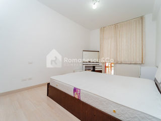 Apartament cu 2 camere, 92 m², Centru, Chișinău foto 3