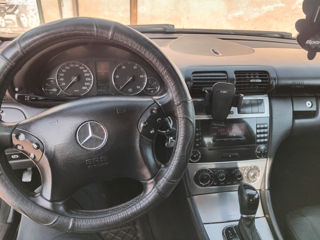 Mercedes C-Class foto 4