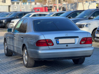 Mercedes E-Class foto 5