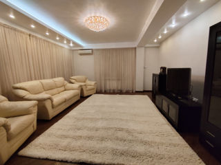 Apartament cu 3 camere, 91 m², Centru, Chișinău