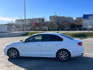 Volkswagen Jetta foto 4