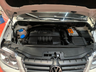 Volkswagen Touran foto 9