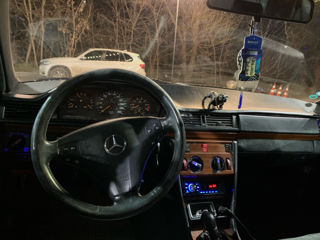 Mercedes E-Class foto 8