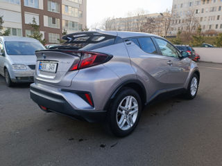 Toyota C-HR foto 4