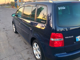 Volkswagen Touran foto 6