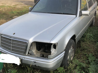 Mercedes Series (W124) foto 1