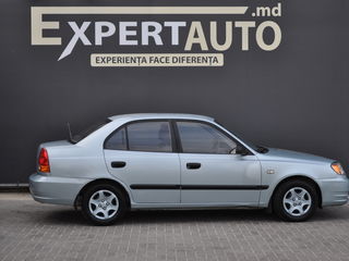 Hyundai Accent foto 5