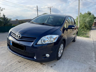 Toyota Auris foto 1