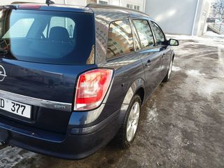 Opel Astra foto 1