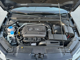 Volkswagen Jetta foto 8