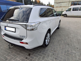 Mitsubishi Outlander foto 4