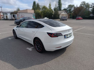 Tesla Model 3 foto 3