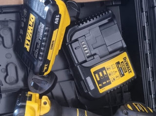 Dewalt  dcf 887 brushless!!оригинал,  с 2 батареями на 3 ампера, зарядка и кейс foto 1