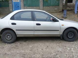 Mazda 323 foto 2