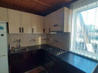 Vând apartament cu 3 odăi foto 4