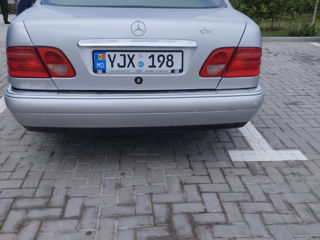 Mercedes E-Class foto 4