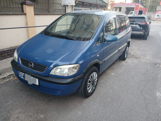 Opel Zafira foto 1