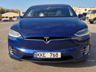 Tesla Model X foto 2