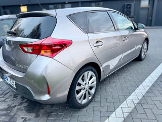 Toyota Auris foto 2