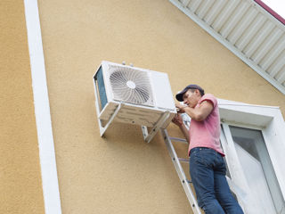 Servicii de reparare, încărcare cu freon și curățare a aparatelor de aer condiționat în întreaga RM foto 4