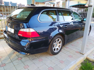 BMW 5 Series Touring foto 1