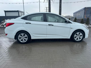 Hyundai Accent foto 5