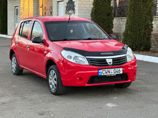 Dacia Sandero foto 1