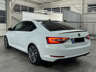 Skoda Superb foto 3