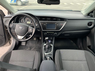 Toyota Auris фото 9