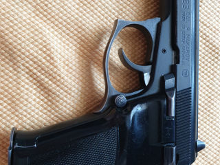 Urgent !!! Pistol CZ 83 Cal. 9x18 mm. Makarov Modernizat foto 2