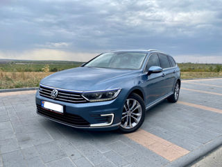 Volkswagen Passat foto 1