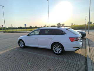 Skoda Superb foto 2