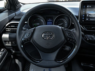 Toyota C-HR foto 10