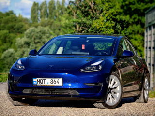 Tesla Model 3 foto 2