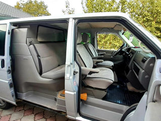 Volkswagen Caravelle foto 9