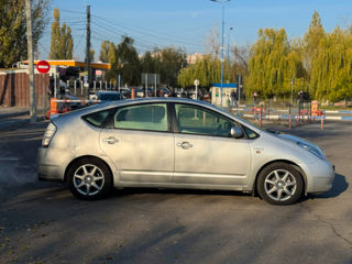 Toyota Prius foto 4