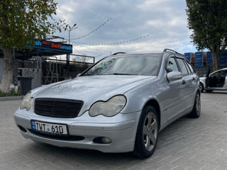 Mercedes C-Class foto 3