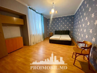 Apartament cu 4 camere, 210 m², Telecentru, Chișinău foto 4
