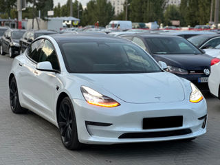 Tesla Model 3 foto 4