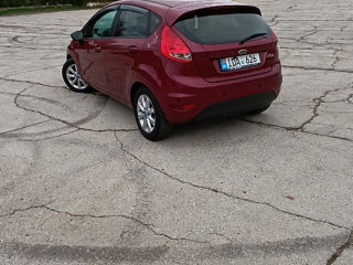 Ford Fiesta foto 5