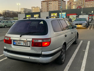 Toyota Carina foto 3